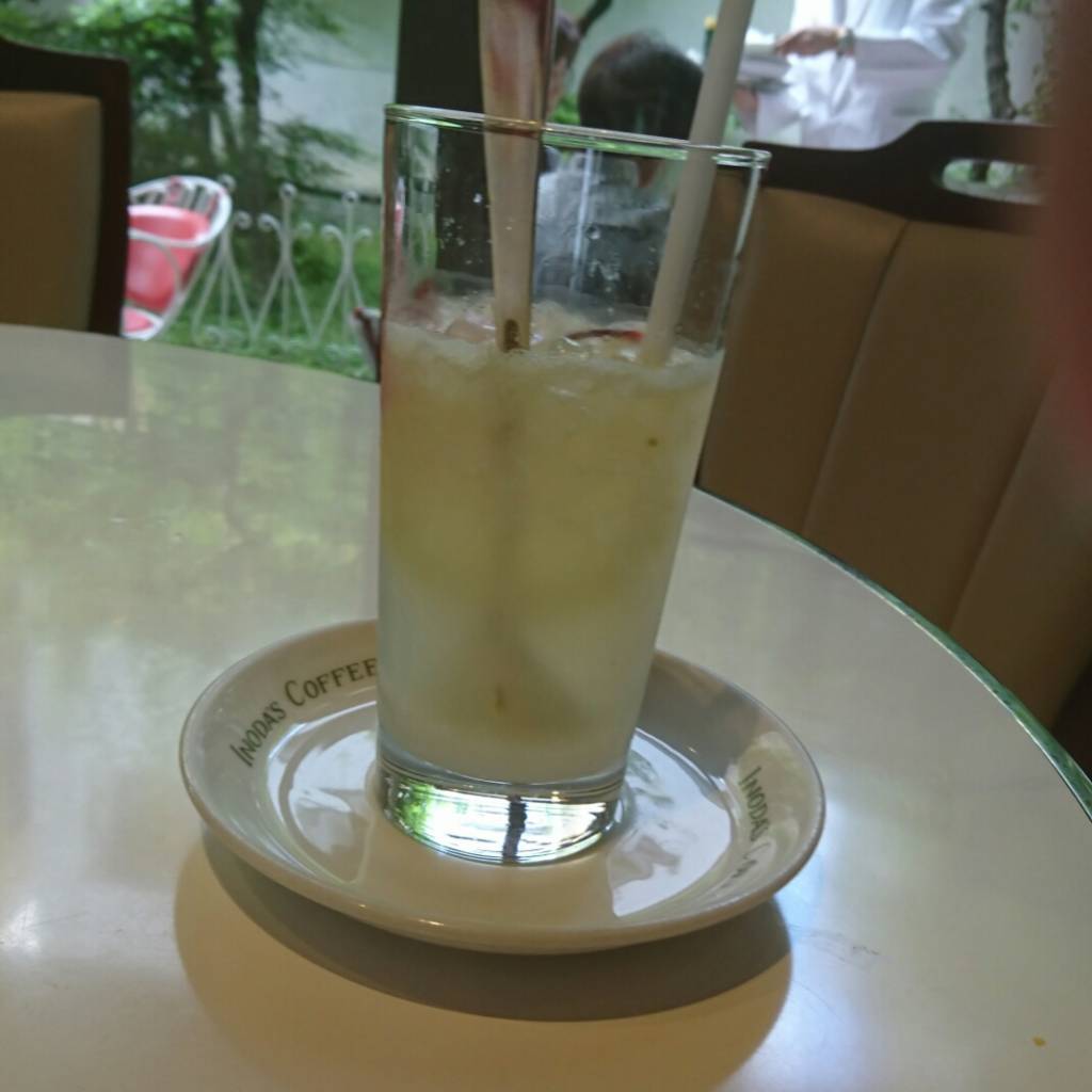 イノダコーヒ本店のレモンスカッシュです。