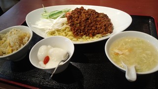 冷やしジャージャー麺