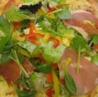 サラダピッツァ