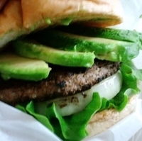 アボカドバーガー