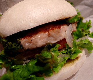 バジルチキンバーガー