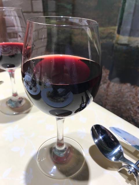 グラス赤ワイン