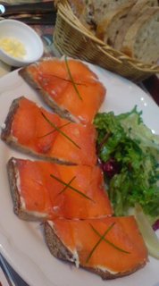 タルティーヌ・サーモン