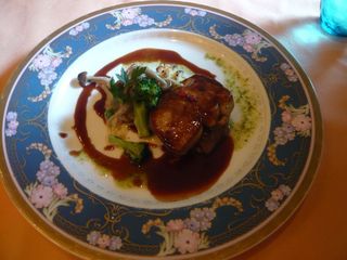 牛肉とフォアグラのポワレ