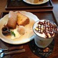 焼きシフォンケーキとドリンク