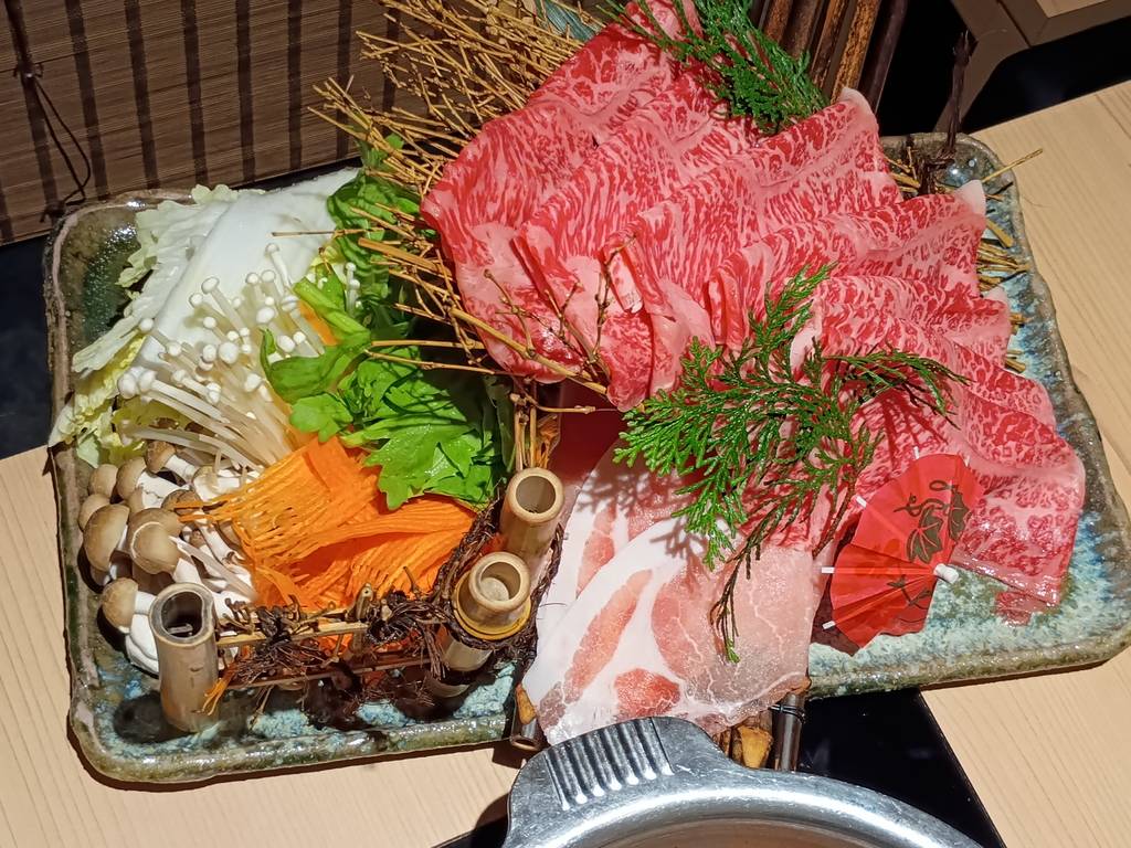 火鍋と葱しゃぶを2色鍋