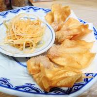 揚げワンタン　ピリ辛ねぎソース