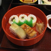 夕定食のお寿司