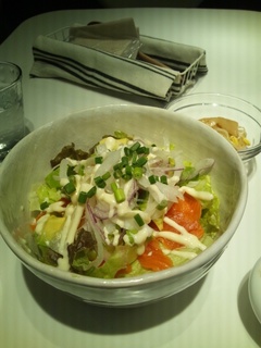 サーモンとアボカドの丼