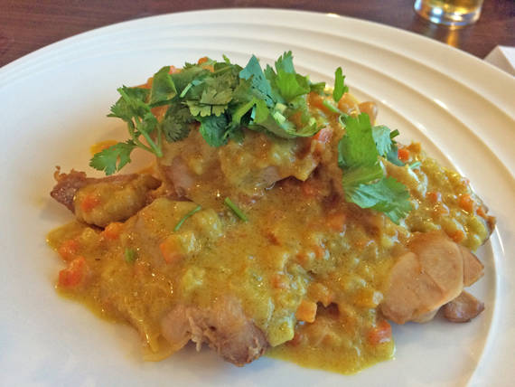 グライアヤム(鶏のココナッツカレー)