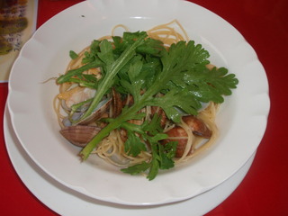 活アサリと春菊のさっぱりビアンコソース