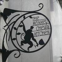 THE MONKEY CHEWS KITCHEN