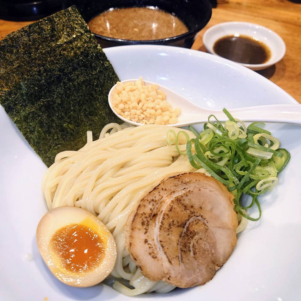 太つけ麺　特製黒香油添え