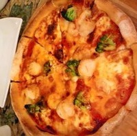 小エビと貝柱のピッツア