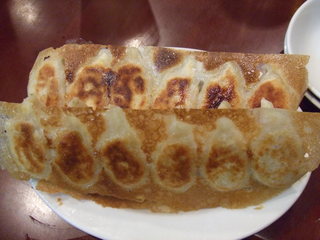 羽根付き焼き餃子