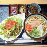 半沖縄そば＆半タコライス