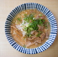 すじ肉ラーメン
