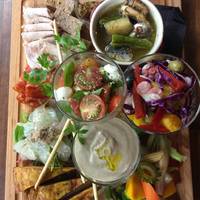 前菜盛り合わせ