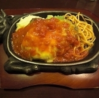 チーズハンバーグ・フレッシュトマトソース