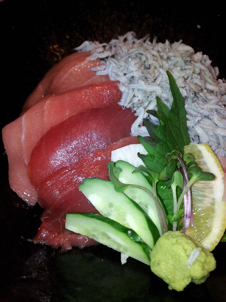 近大マグロとわかしらすの紀州丼