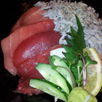 近大マグロとわかしらすの紀州丼