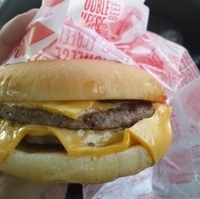 ダブルチーズバーガー