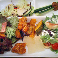 メインが選べるサラダ・デザートバイキング