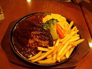黒カレーオムライス＆鉄板ハンバーグ