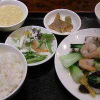 三種海鮮と季節野菜炒め