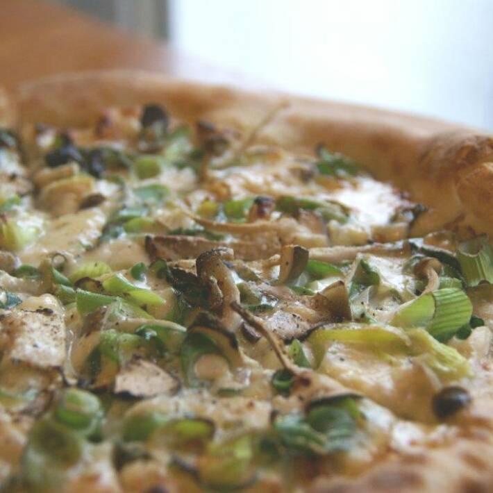 ピッツァ 白味噌クリーム野菜ミックス