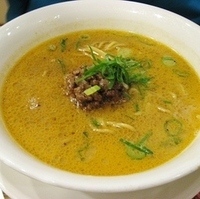 黒麻油のタンタン麺