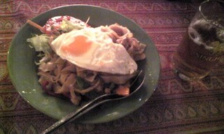 パッキーマオ・カイダーオsetサラダ・スープ・デザート付き