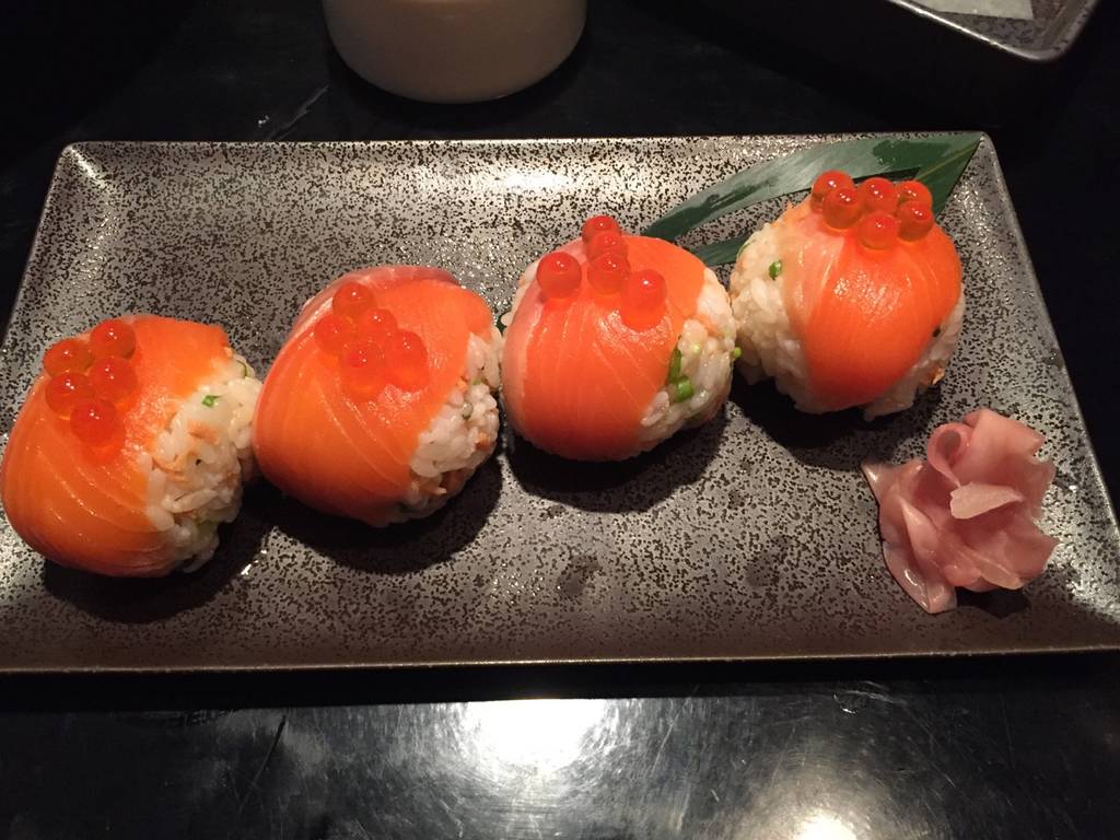 鮭とイクラの手毬寿司