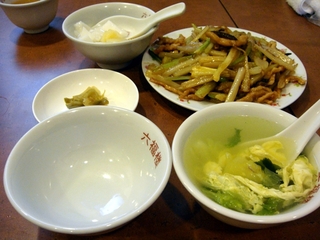 豚肉細切とセロリーの炒め