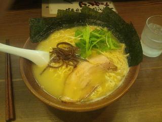 鶏塩白湯ラーメン