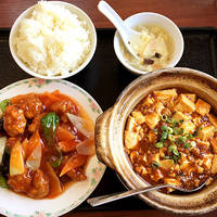 酢豚とマーボー豆腐のセット定食