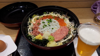 三色丼