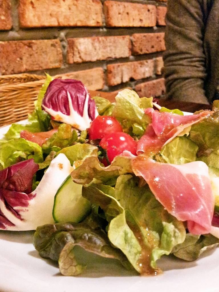 九十九里の野菜を使ったサラダ