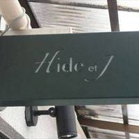 Hide et J