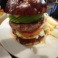 アボカドチーズバーガー