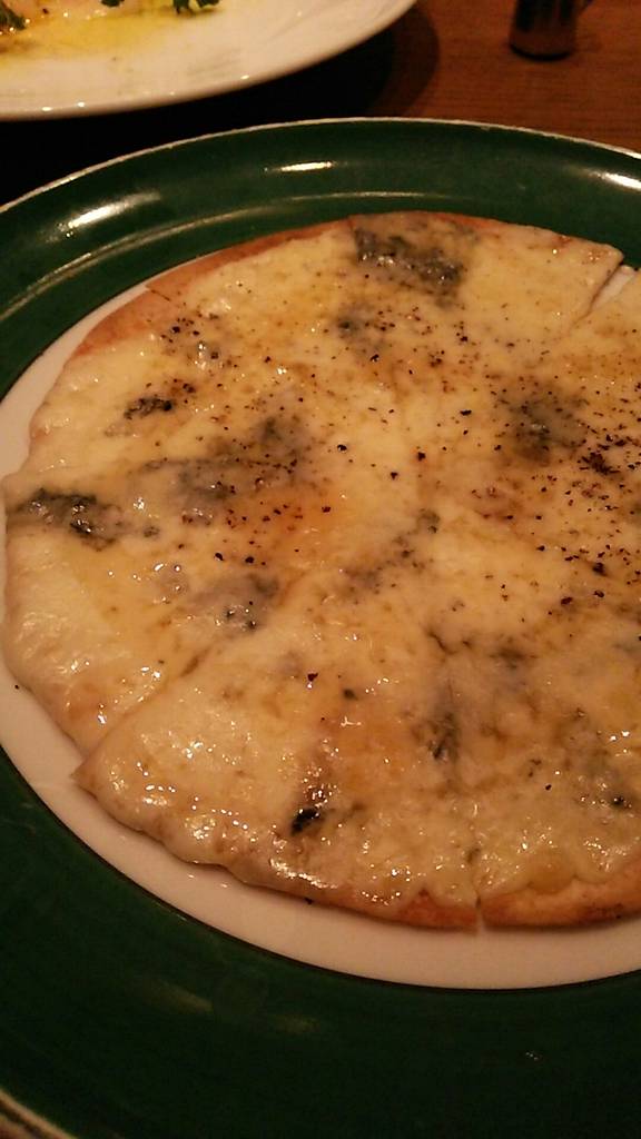 ５種チーズのピザ