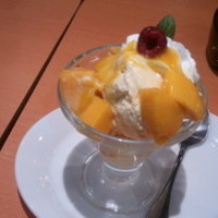 フレッシュマンゴーのミニパルフェ