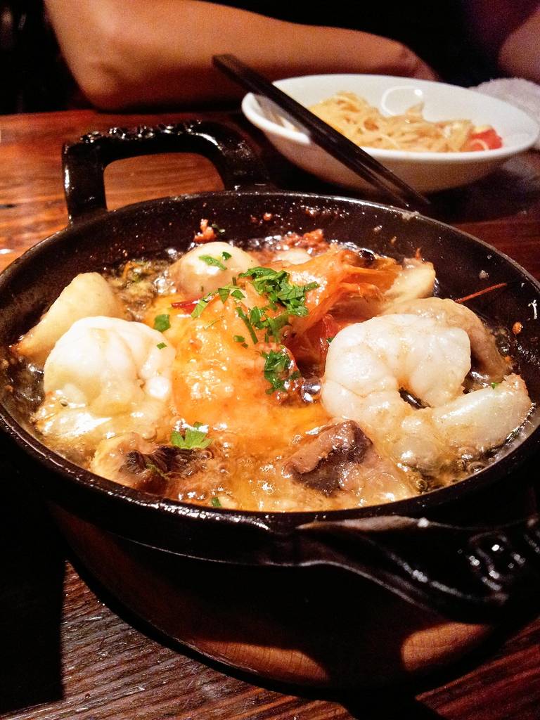 海老とマッシュルームのアヒージョ