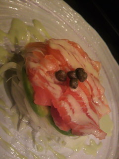 信州サーモンとアボガドサラダ　山葵ドレッシング