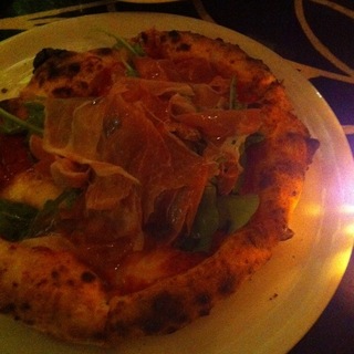 プロシュートルーコラ 〈Prosciutto Rucola〉