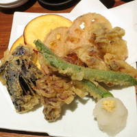秋野菜天ぷら（２色の塩と天つゆで）