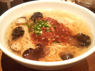 袋茸と木耳の肉味噌麺