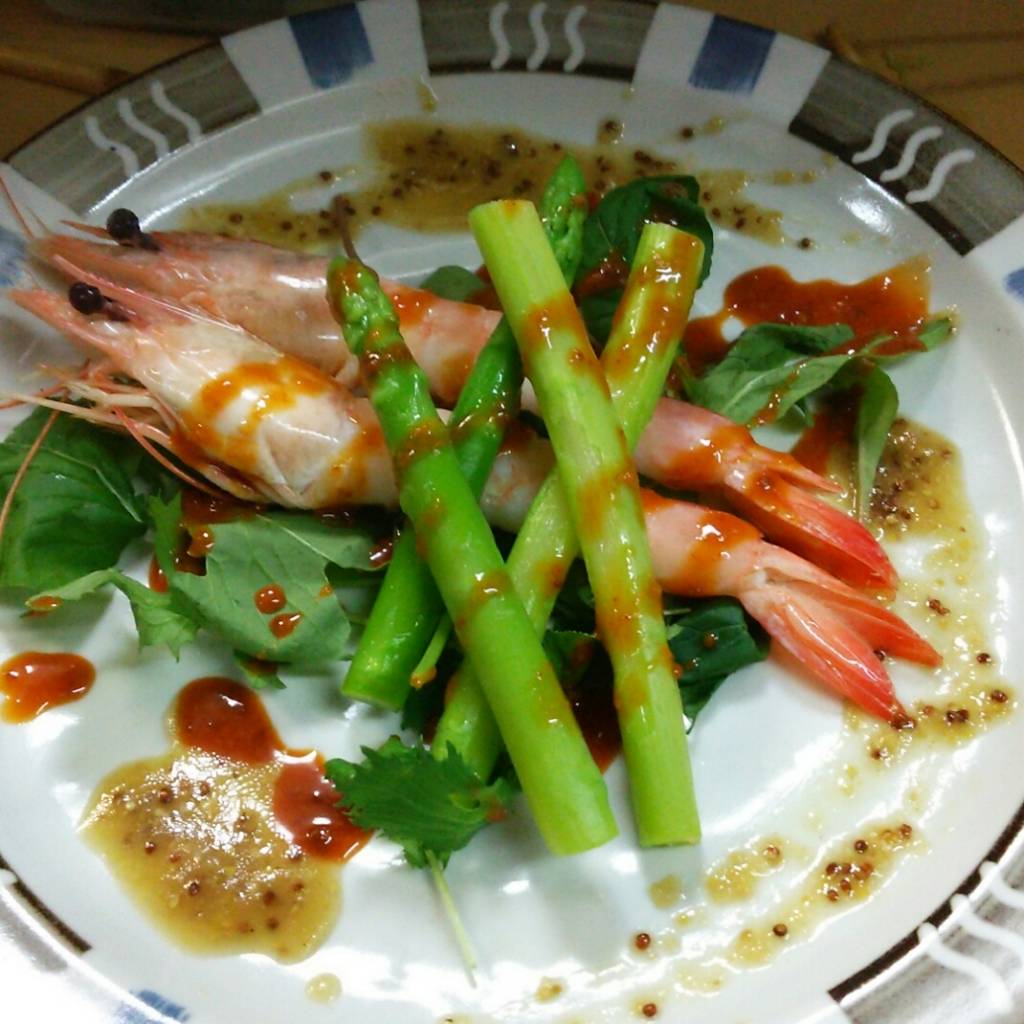 天使のエビとアスパラ．ウニ醤油掛け