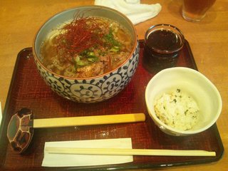 香りごま肉うどん