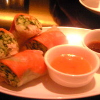 サーモンと野菜の生春巻き